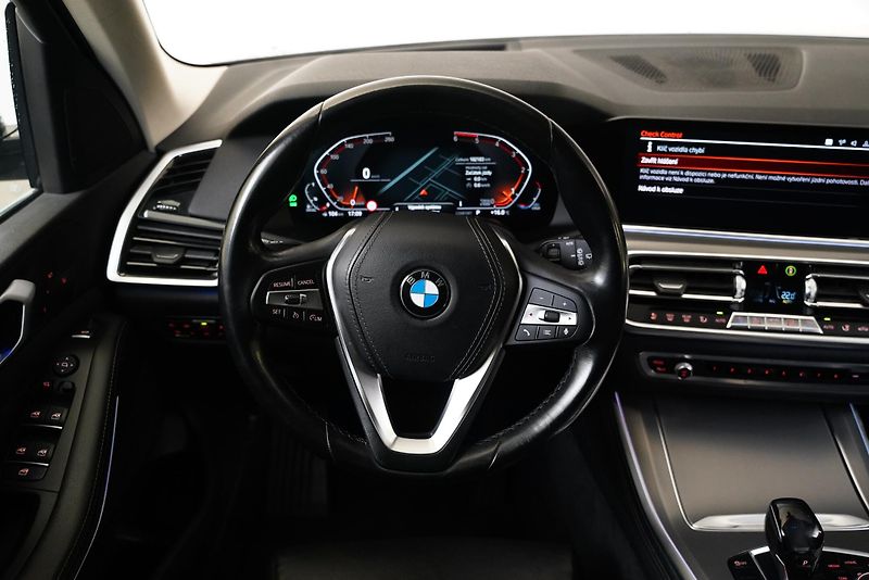 BMW X5 - fotka 17 z 26