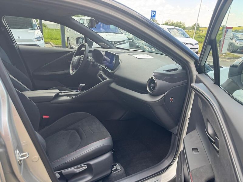 Toyota C-HR GR SPORT Premiere Edition - fotka 12 z 13