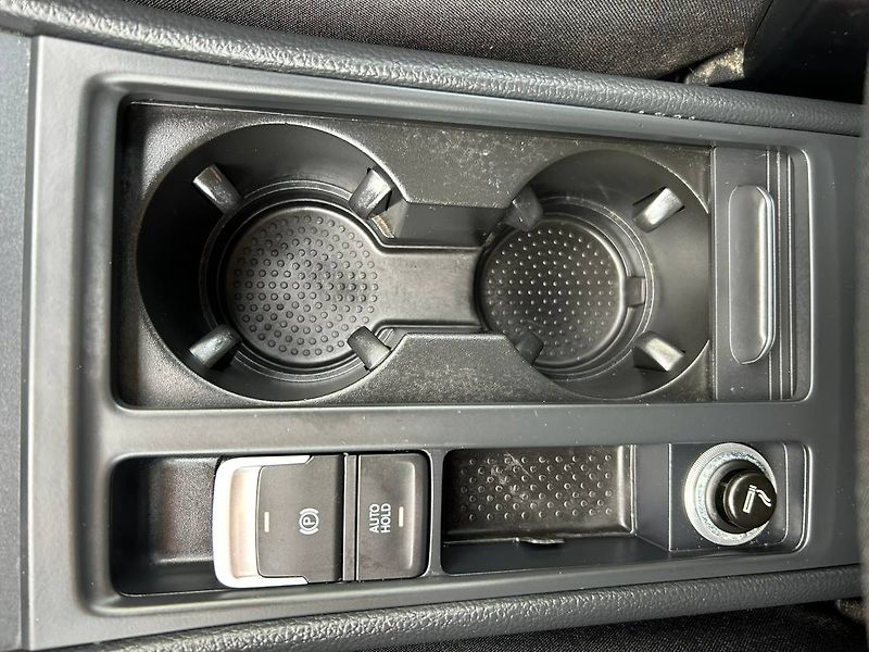 Volkswagen Golf (2020) 1.6 TDI 85 kW MANUÁL - fotka 22 z 35