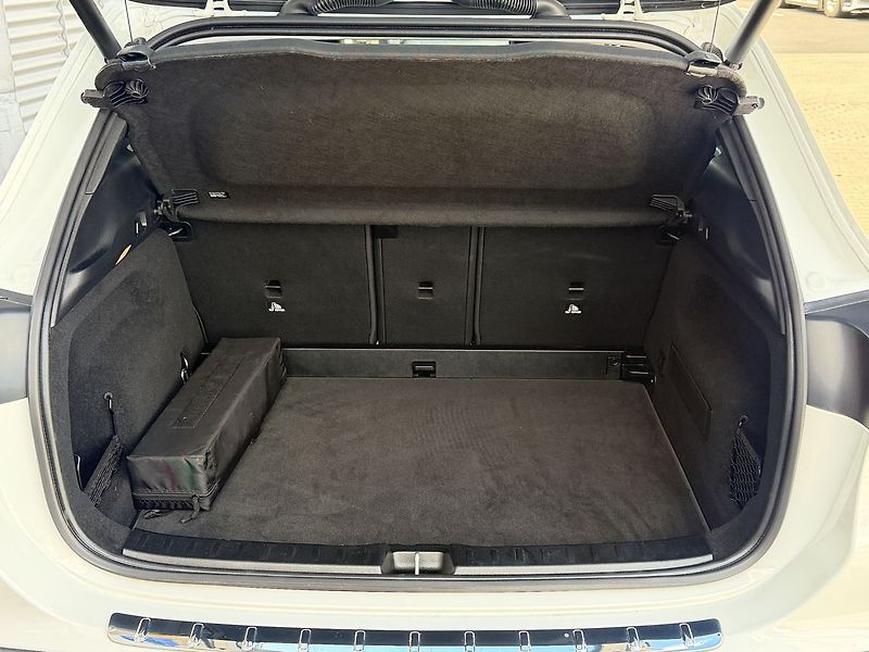 Mercedes-Benz GLA 220 4 MATIC - fotka 13 z 31