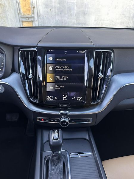 Volvo XC60 (2017) - fotka 15 z 21