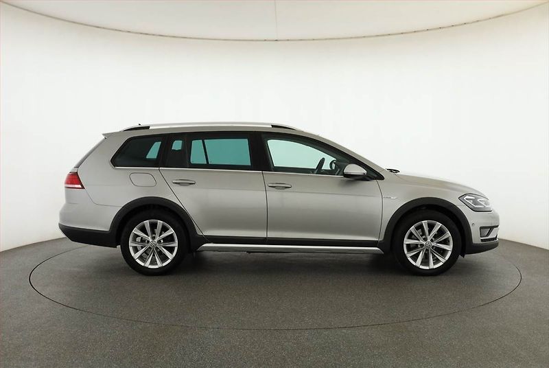 Volkswagen Golf (2019) Alltrack 2.0 TDI Alltrack - fotka 6 z 18