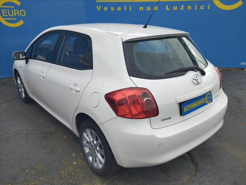 Toyota Auris 1,3 VVT-i 74KW - fotka 6 z 15