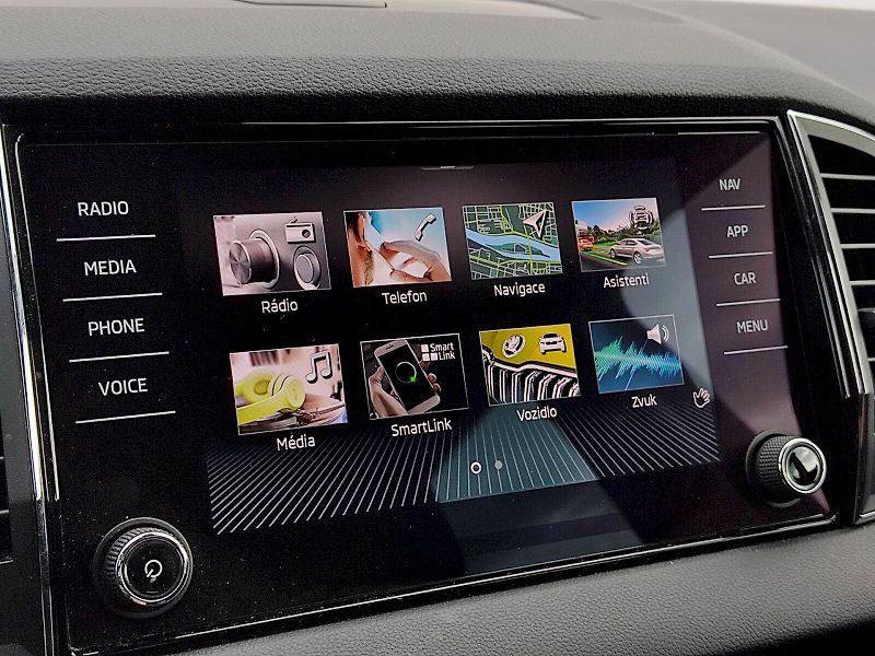 Škoda Karoq (2021) Ambition 2,0 Tdi 85 kw DSG - fotka 16 z 36