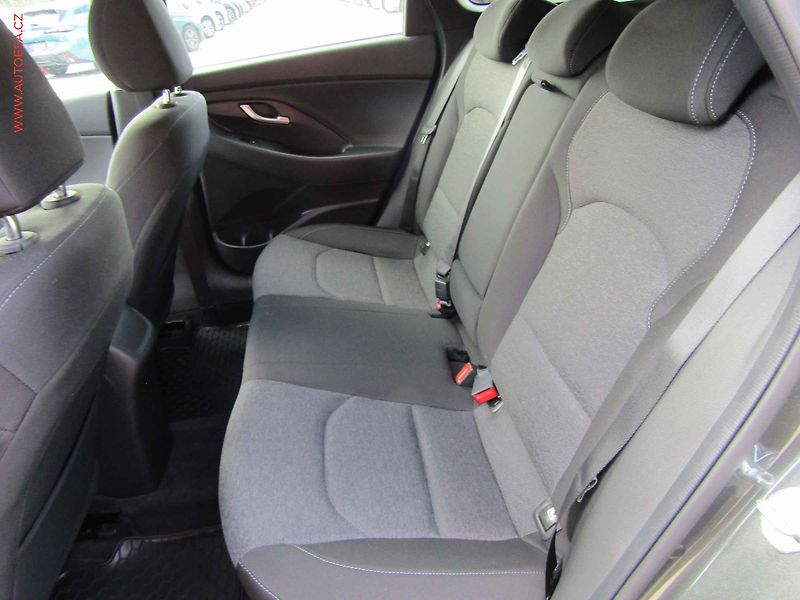 Hyundai i30 (2023) 1.5 DPi, 1.maj,ČR, Navi, AC - fotka 10 z 22