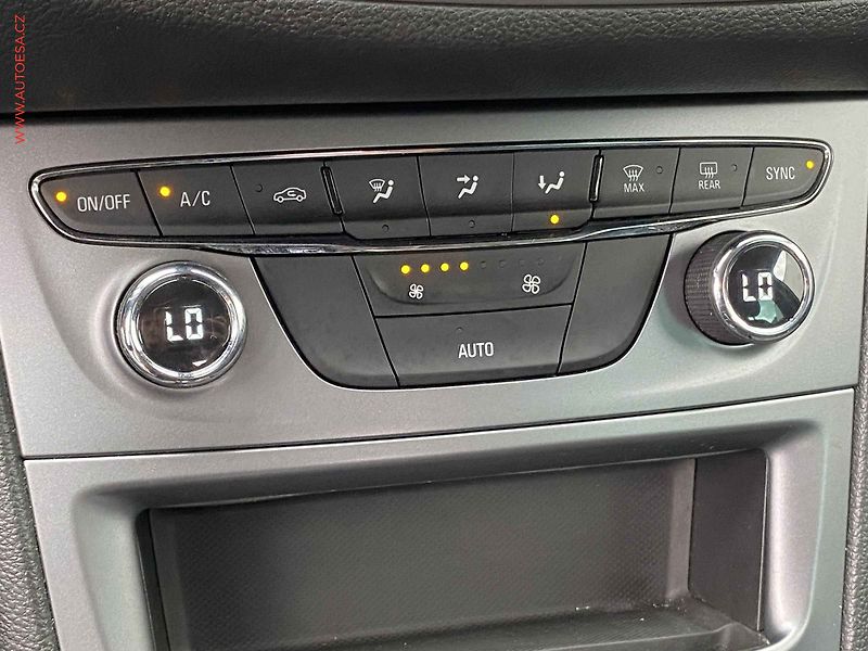 Opel Astra (2020) 1.5 CDTi sportstourer, LED - fotka 18 z 19