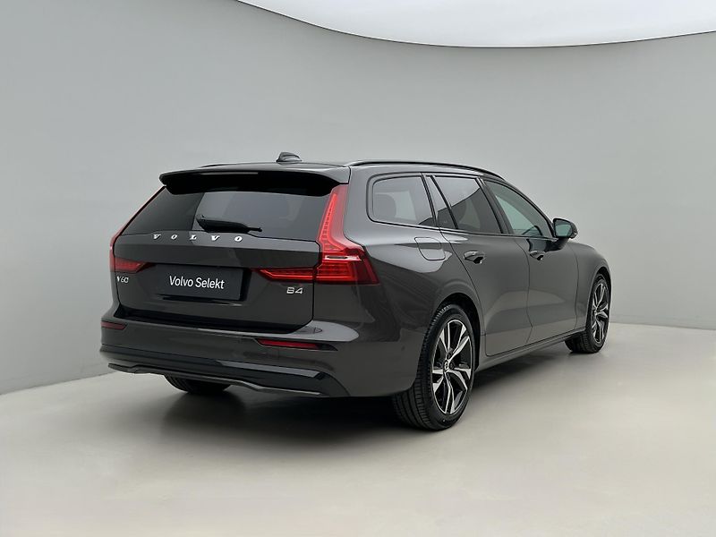 Volvo V60 B4 DARK PLUS AUT - fotka 13 z 42