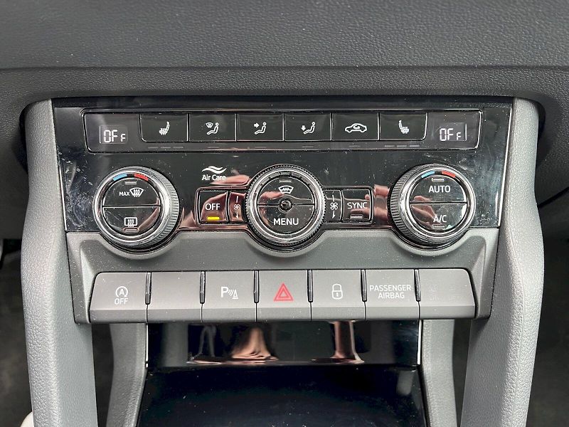 Škoda Karoq (2024) Drive 1.5 TSI 110 kW - fotka 26 z 31