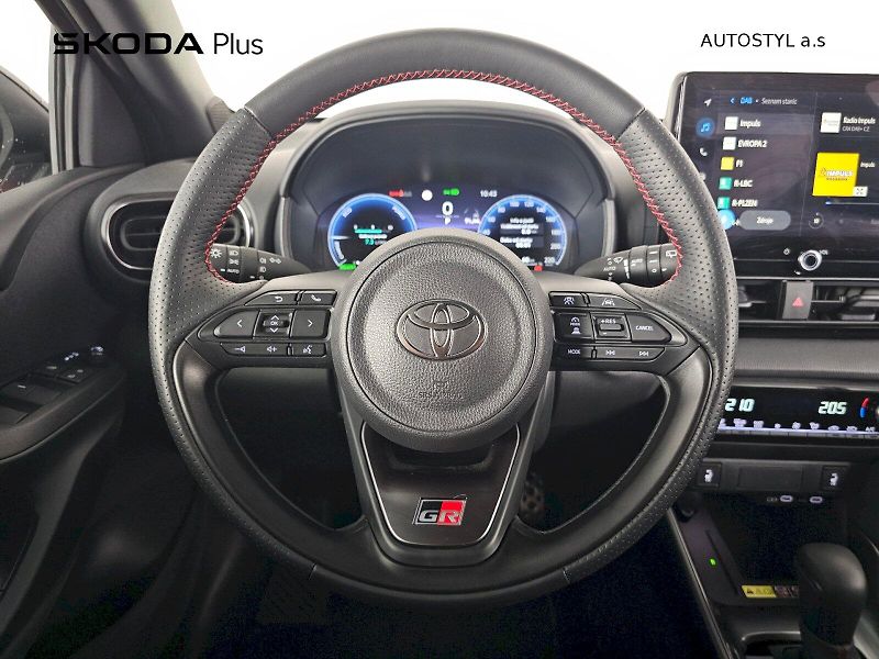 Toyota Yaris (2024) 1.5 HEV 130k GR SPORT - fotka 5 z 21