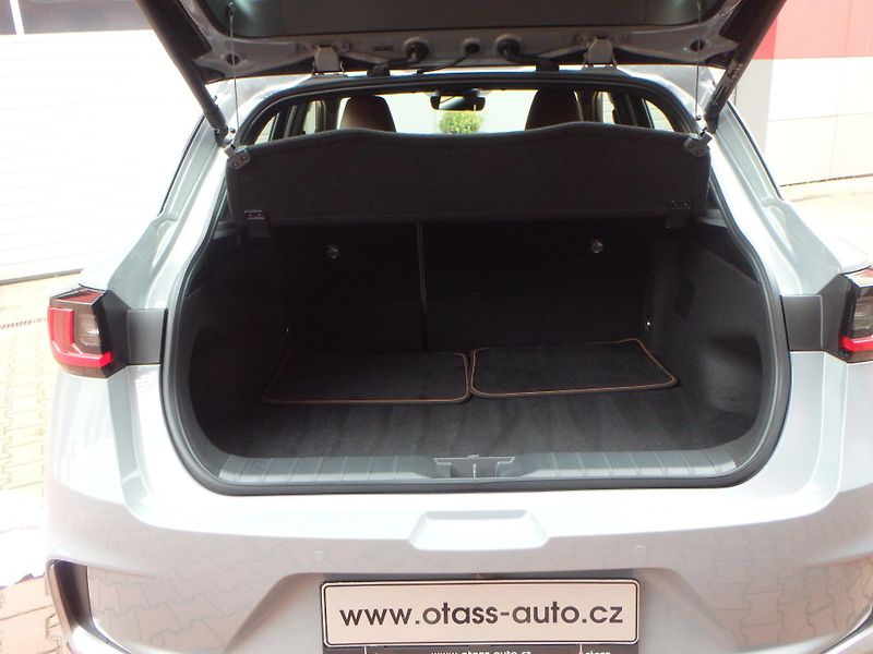 Lexus LBX (2024) 4x4 Elegant Tech  - fotka 23 z 28