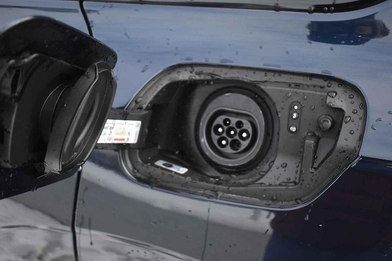 Touareg přímo touží po jízdě v obtížných podmínkách