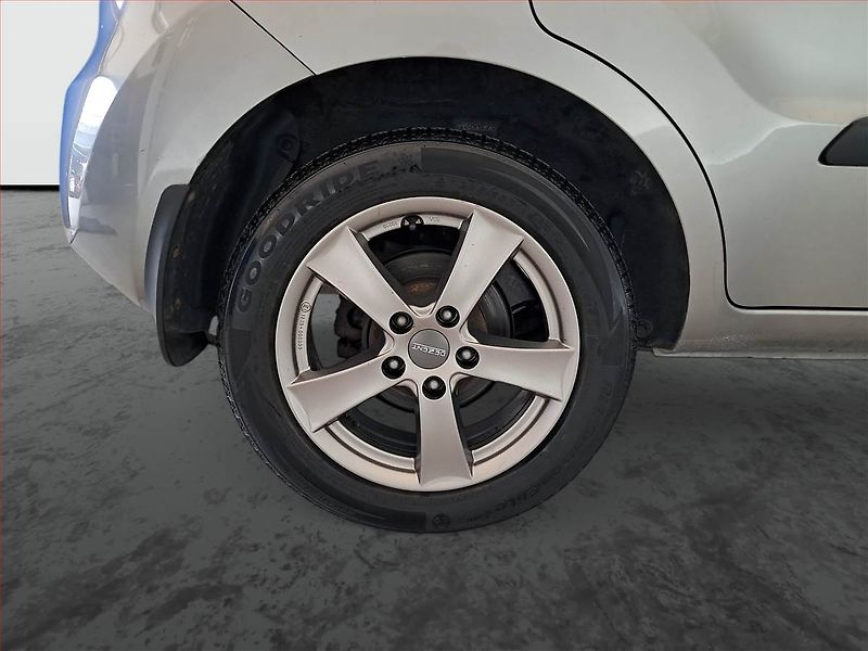 Kia Soul (2009) 1.6 CRDI, Vyhř. sedaček - fotka 14 z 16
