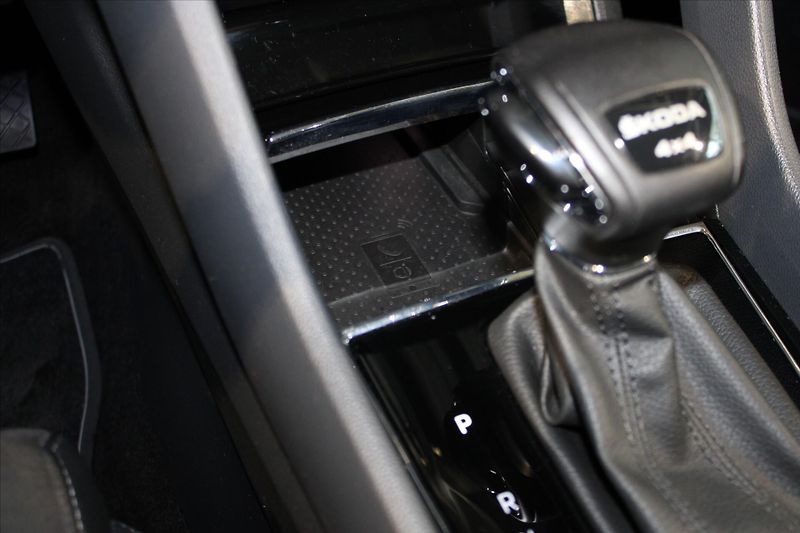 Škoda Kodiaq TDi DSG 4x4 Style ACC/Fullserv - fotka 25 z 33