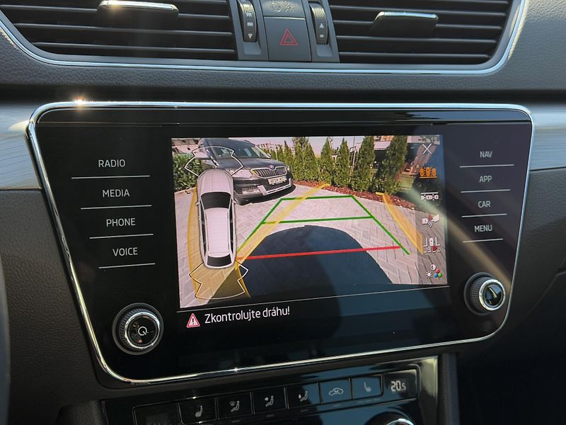 Škoda Superb (2022) 2.0 TDi 110 kw/STYLE/DPH - fotka 21 z 21