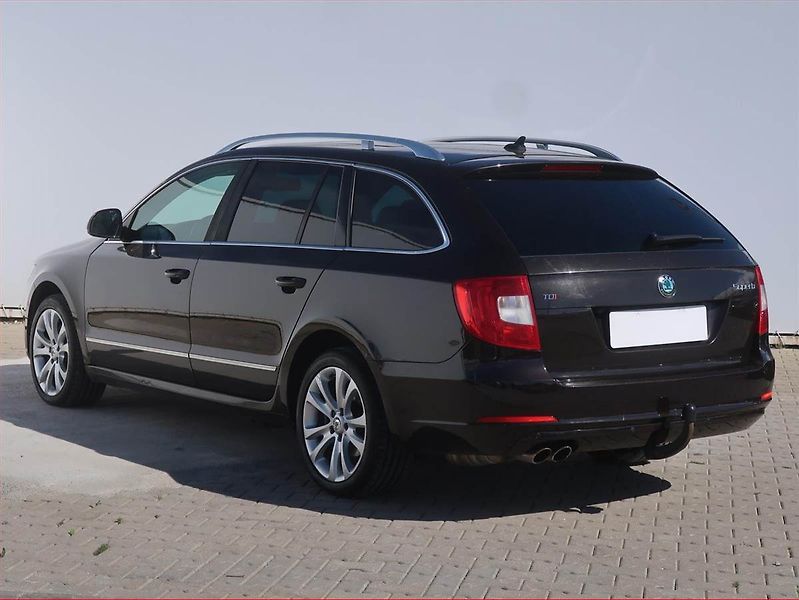 Škoda Superb (2012) Elegance 2.0 TDI, Automat - fotka 4 z 16