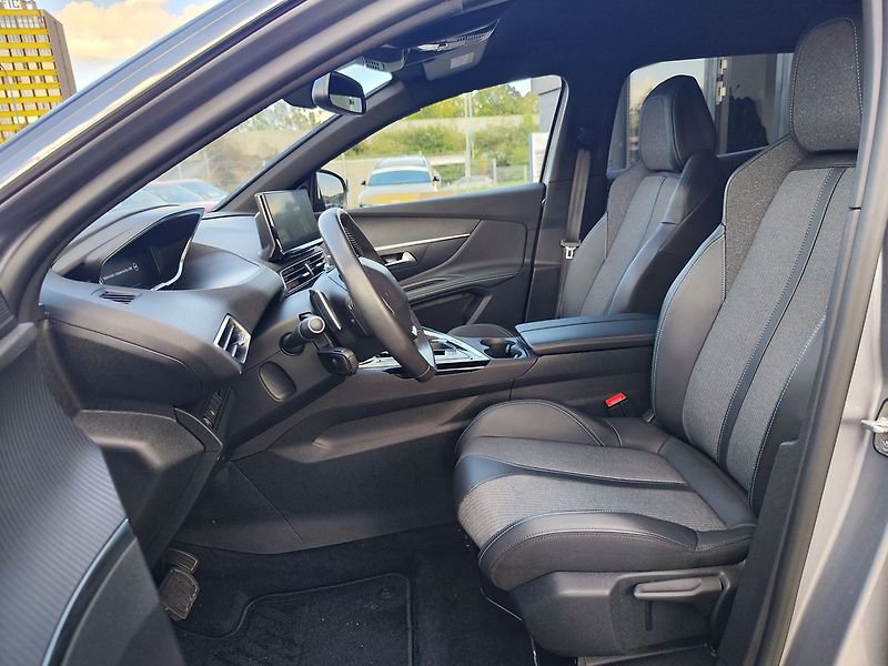 Peugeot 3008 1.2 PureTech/96kW Allure AT - fotka 14 z 34
