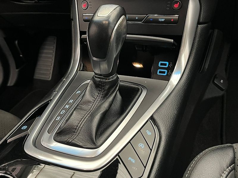 Ford Edge 2.0 TDCi AWD Sport ČR 1.majit. - fotka 28 z 74