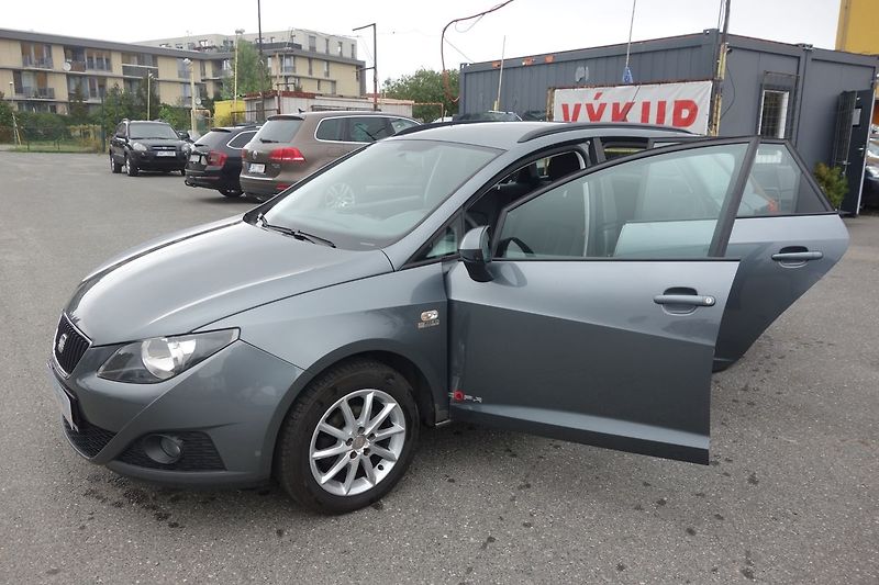 Seat Ibiza 1,4i63kW  Kombi COPA ! - fotka 17 z 30