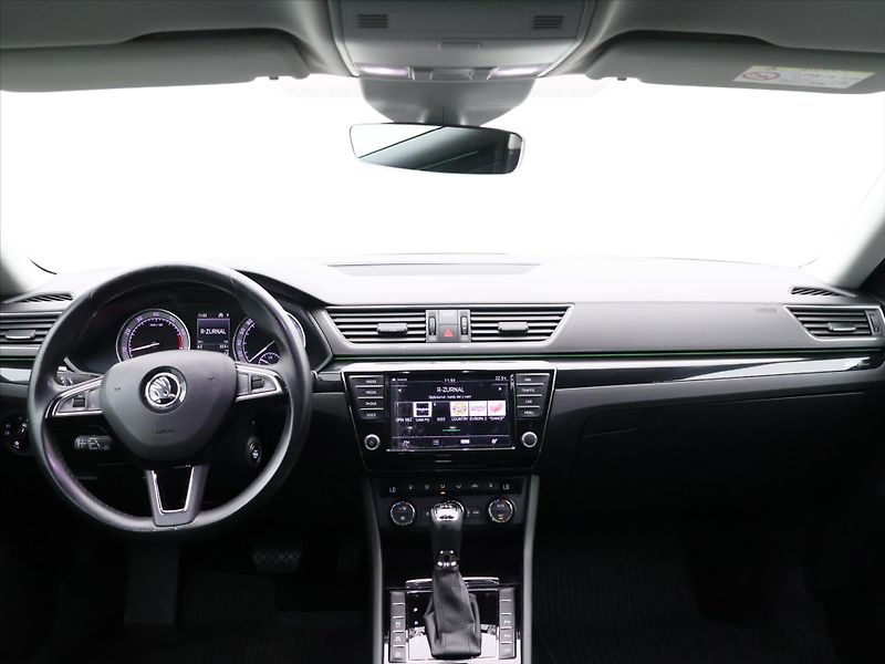 Škoda Superb 2.0 TSI 206kW DSG CZ L&K - fotka 27 z 37