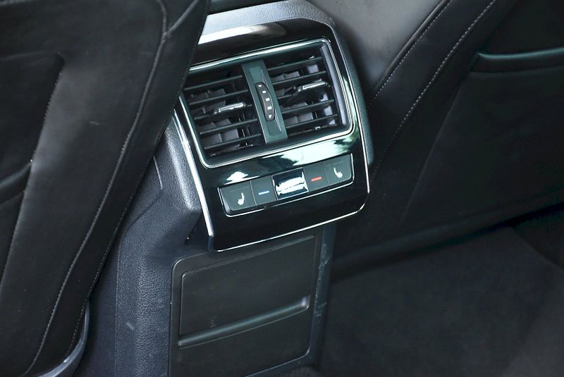 Škoda Superb (2024) Scout 2.0 TSI 206kW 4x4 DSG - fotka 25 z 34
