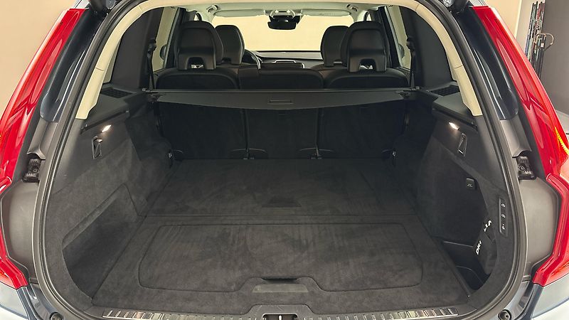 Volvo XC90 2.0 B5 AUT AWD Inscription - fotka 17 z 32
