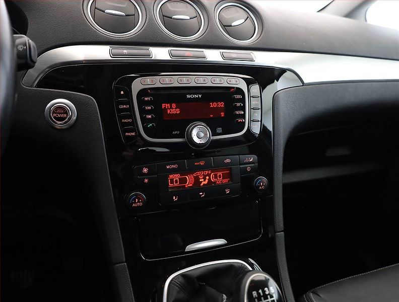 Ford Galaxy (2012) 2.0 TDCi, 7 míst, Tempomat - fotka 10 z 17
