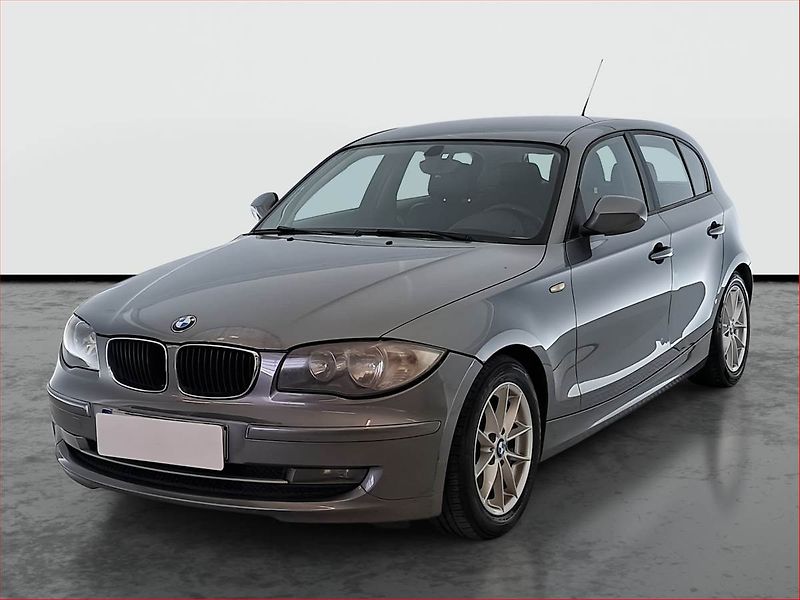 BMW Řada 1 (2011) 118d, po STK, jezdí výborně - fotka 2 z 17
