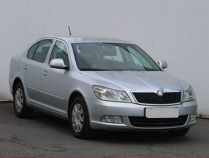 Škoda Octavia (2010) Ambiente 1.6 TDI, Serv.kniha - fotografie inzerátu