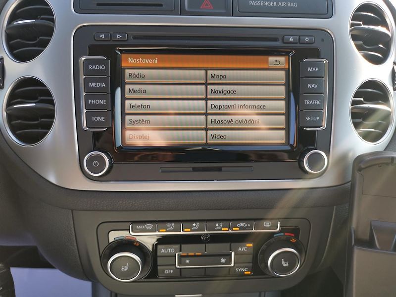 Volkswagen Tiguan (2015) 2,0TDI 130kW DSG ICUP 4x4 1MAJ - fotka 59 z 91