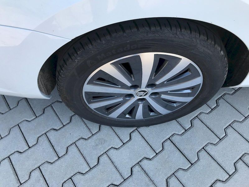 Škoda Superb (2022) COM GRT STY TD 110/2.0 6MP - fotka 12 z 26