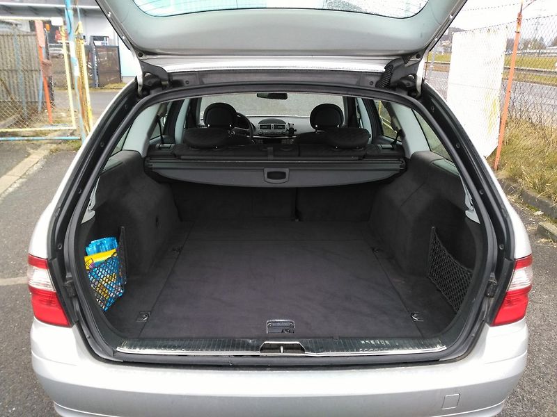 Mercedes-Benz Třídy E 220 CDI - fotka 5 z 32