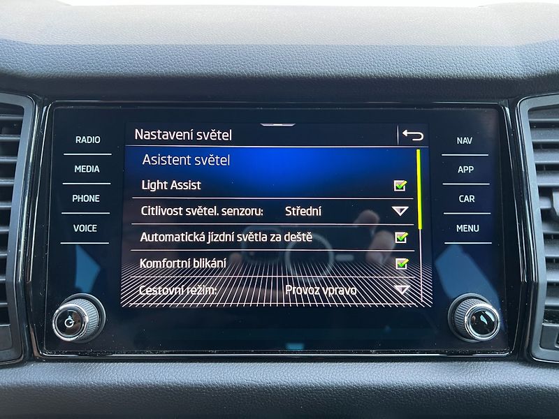 Škoda Kodiaq (2021) 1.5 TSI 110kW DSG! Sportline! - fotka 38 z 47