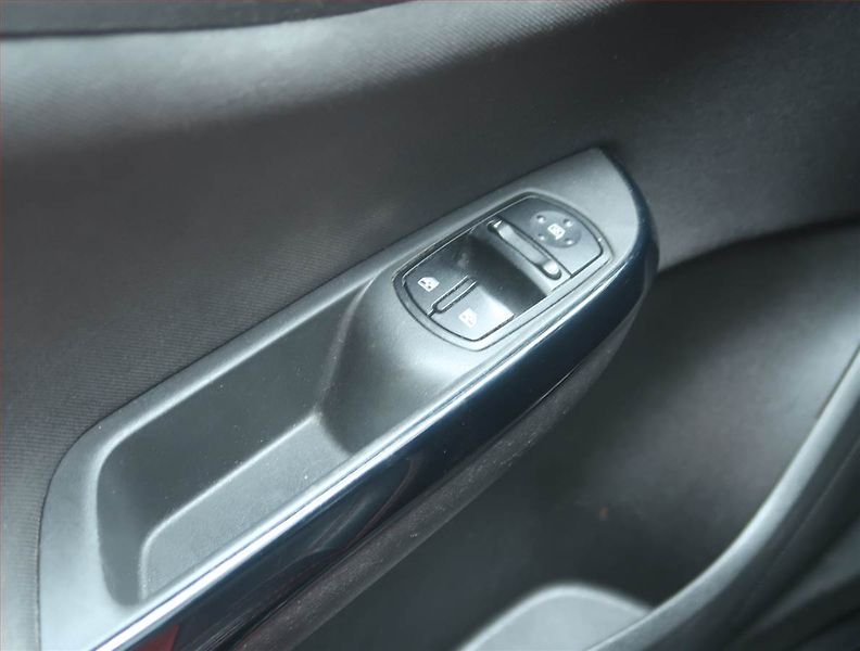 Opel Corsa (2017) 1.0 Turbo, Serv.kniha - fotka 12 z 14