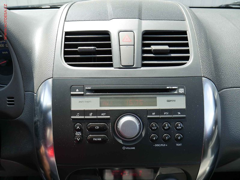 Suzuki SX4 (2010) 1.6 VVT 4x4, ČR, GLX, +kola - fotka 15 z 18