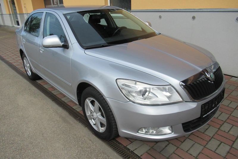 Škoda Octavia 1.2 TSi AUT.KLIMA VYHŘ.SEDAČKY - fotka 1 z 20
