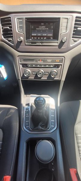 Volkswagen Golf Sportsvan (2015) 1,2TSi 81kW benzín „Lounge“ - fotka 20 z 41