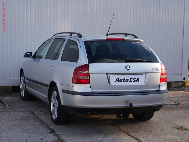 Škoda Octavia (2006) 2.0 TDi, 1.maj, servis.kniha - fotka 4 z 15