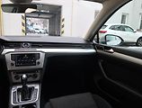 Volkswagen Passat (2017) 2.0 TDI, Automat, Navi - náhled 8