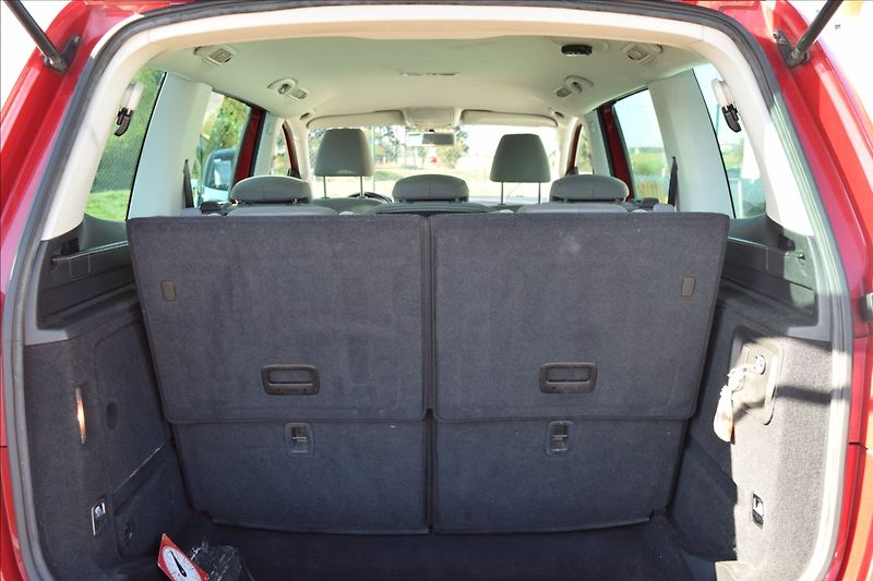 Seat Alhambra 1,4 TSi 110KW KLIMA NOVÁ NÁPLŇ - fotka 14 z 48