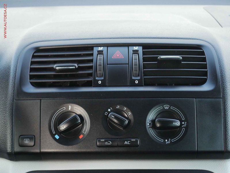 Škoda Fabia (2011) 1.2 TSI, 1.maj,ČR, AC, tažné - fotka 11 z 15