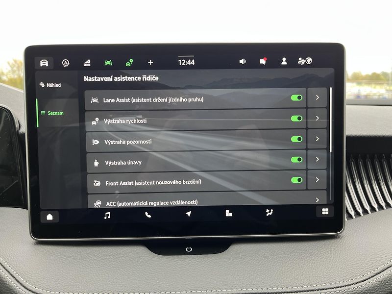 Škoda Superb L&K 2,0TDi 142 4X4 DSG - fotka 18 z 26