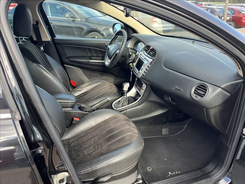 Lancia Delta 1,4 i 110 KW KLIMA ALU STK9/28 - fotka 10 z 35