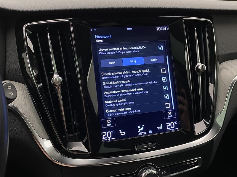 Volvo V60 CC B5 AWD MOMENTUM AUT - fotka 48 z 53