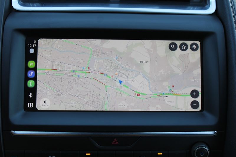 Jaguar E-Pace 2,0 D180  ČR,4x4,AUTOMAT,S - fotka 16 z 37