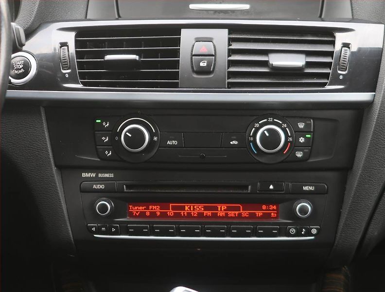 BMW X3 (2011) xDrive20i, 4X4, Automat - fotka 12 z 19