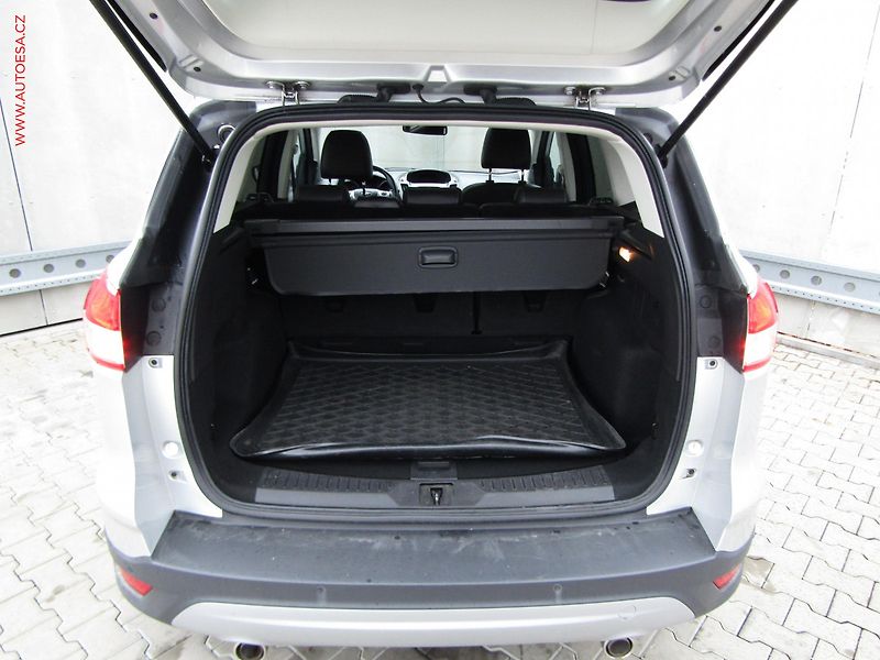 Ford Kuga (2015) 2.0 TDCi 4x4, Titanium - fotka 7 z 21