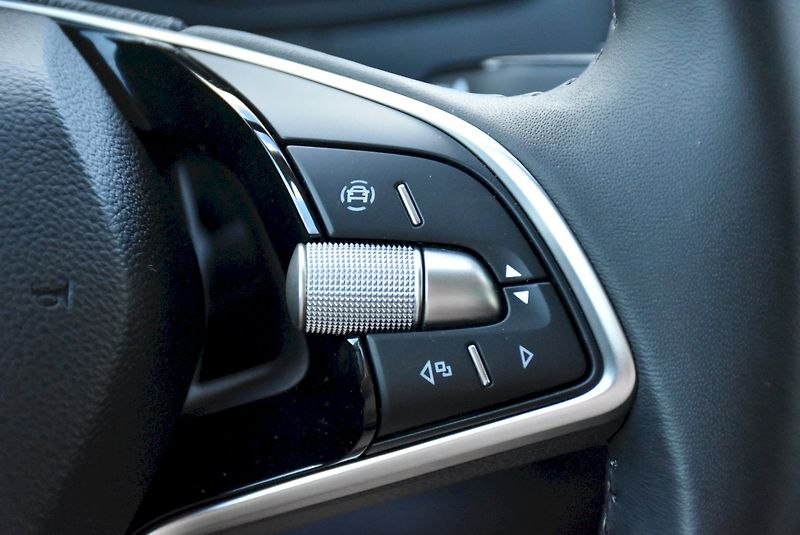 Škoda Karoq (2024) Selection 1.5 TSI 110kW - fotka 31 z 34