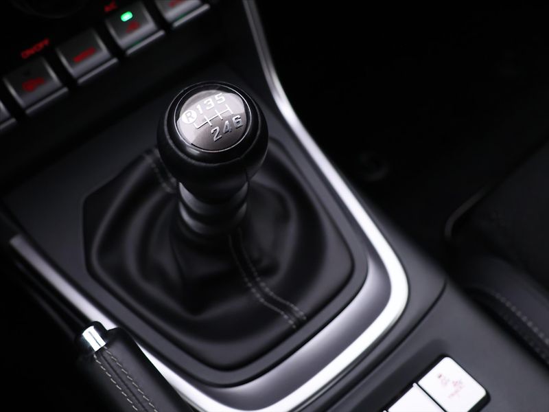 Toyota GR86 2,4 Boxer 172kW Executive DPH - fotka 29 z 38