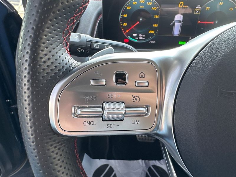 Mercedes-Benz EQB 300 4MATIC - fotka 19 z 21