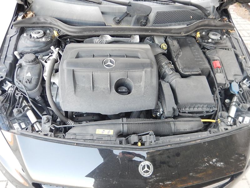 Mercedes-Benz Třídy A REZERVACE - fotka 25 z 28